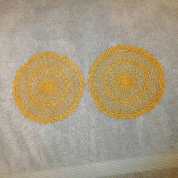 Vintage SET OF 2 Handmade CROCHET Lace DOILY Round GOLD Orange TABLE Decor - Picture 2 of 9